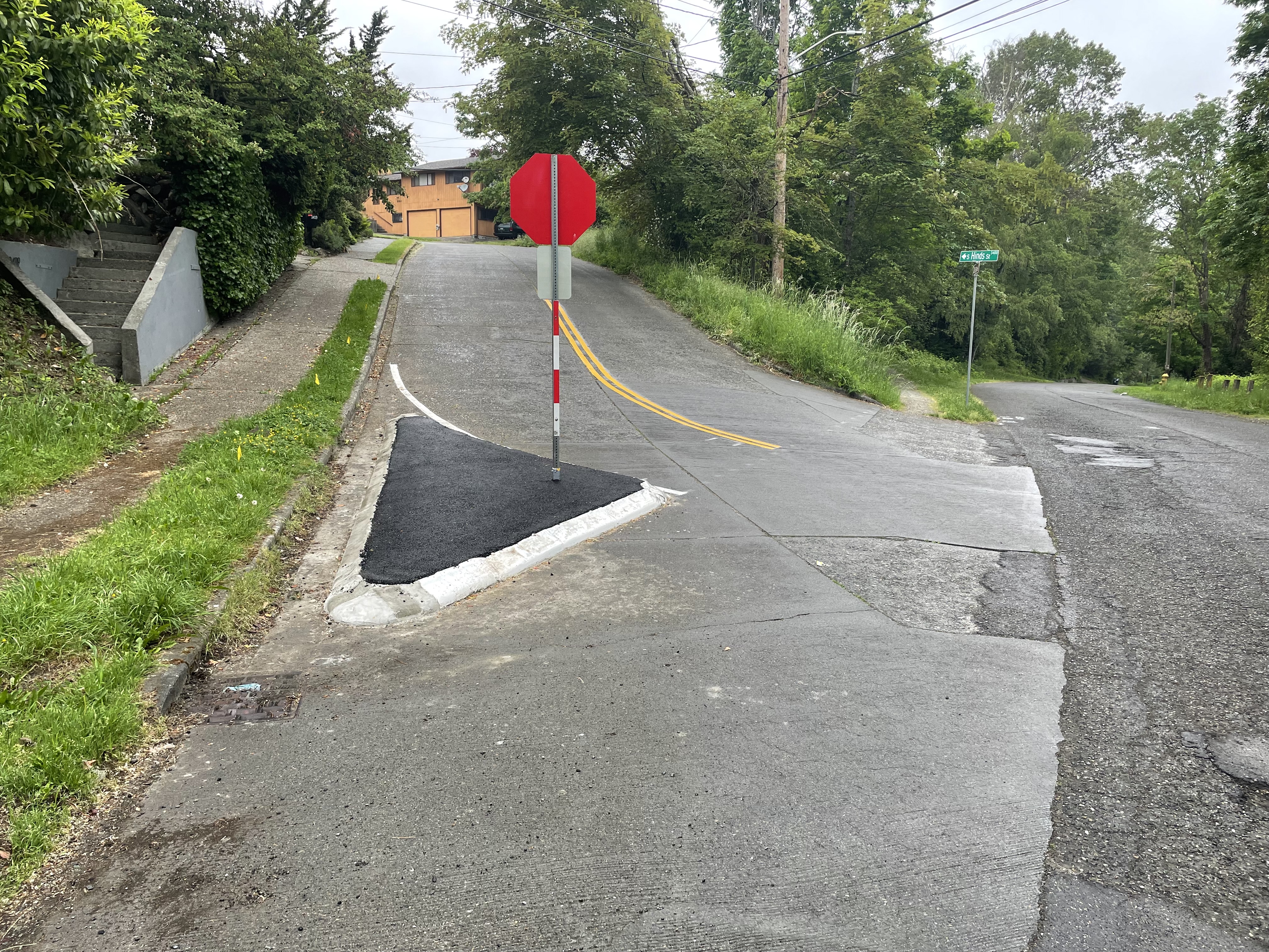 Newly installed stop sign at S Della St and Cheasty Blvd S