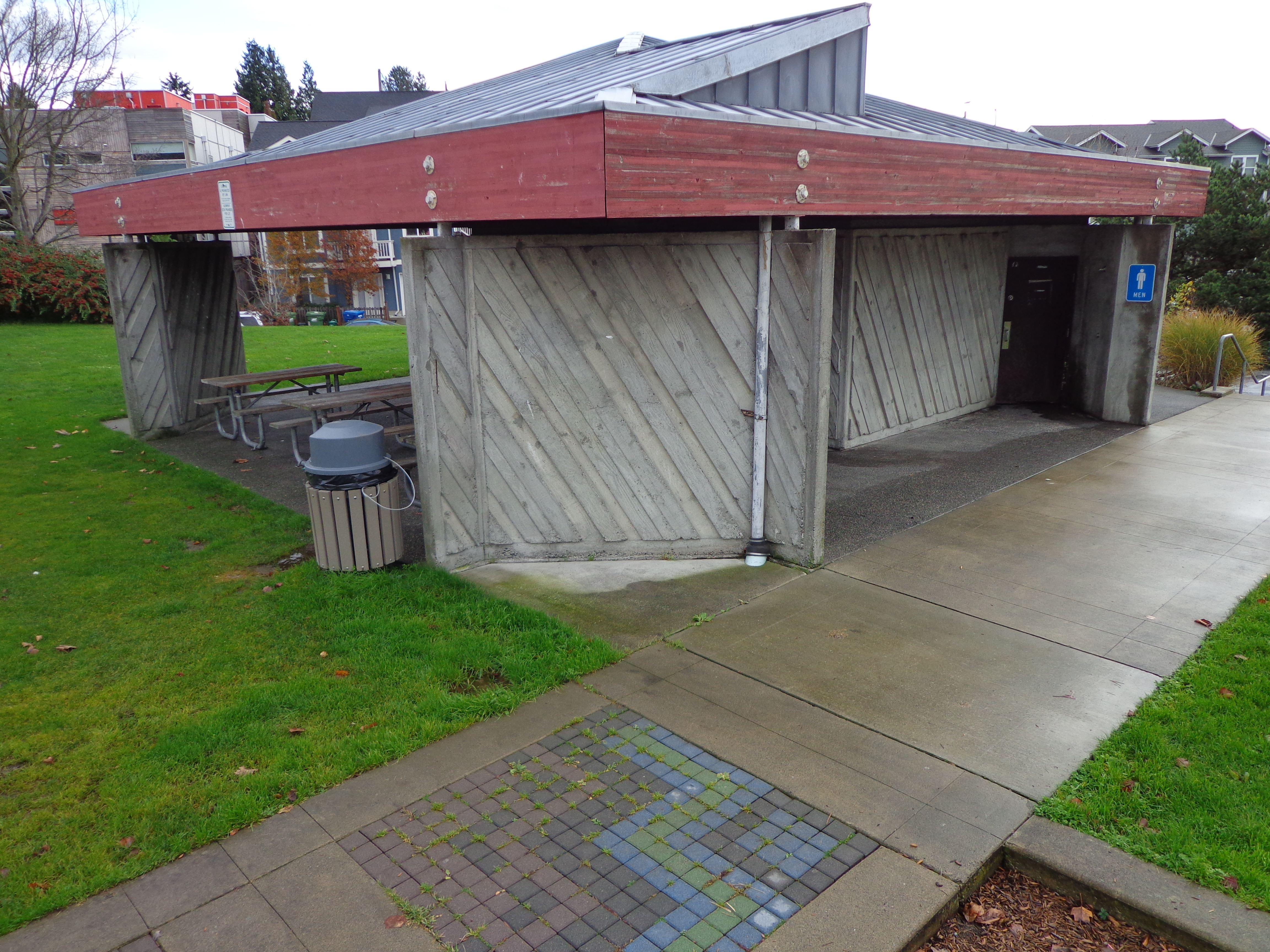 Public toilets and shelter at Judkins Park