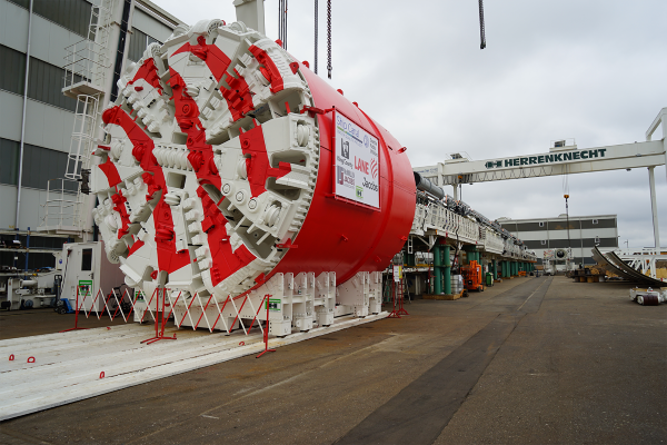 MudHoney, on display after arrival and before use.