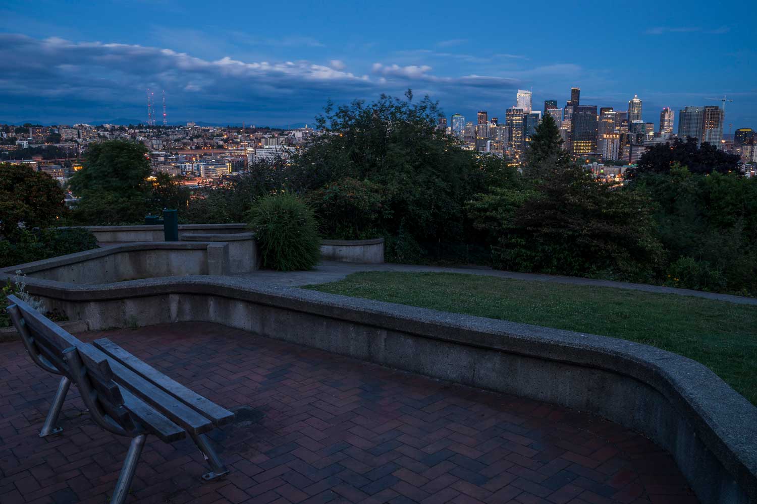Bhy Kracke Park view of city at sunset - photo by TIA International Photography