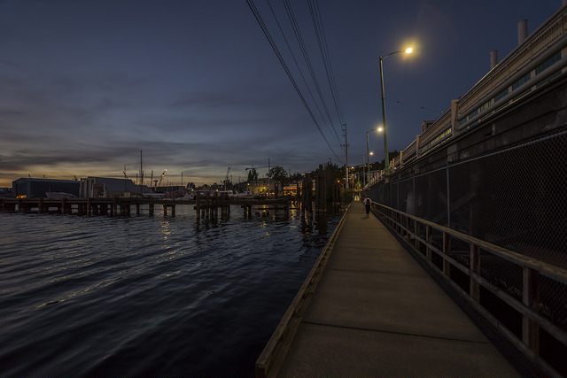 Cheshiahud Lake Union Loop path along water