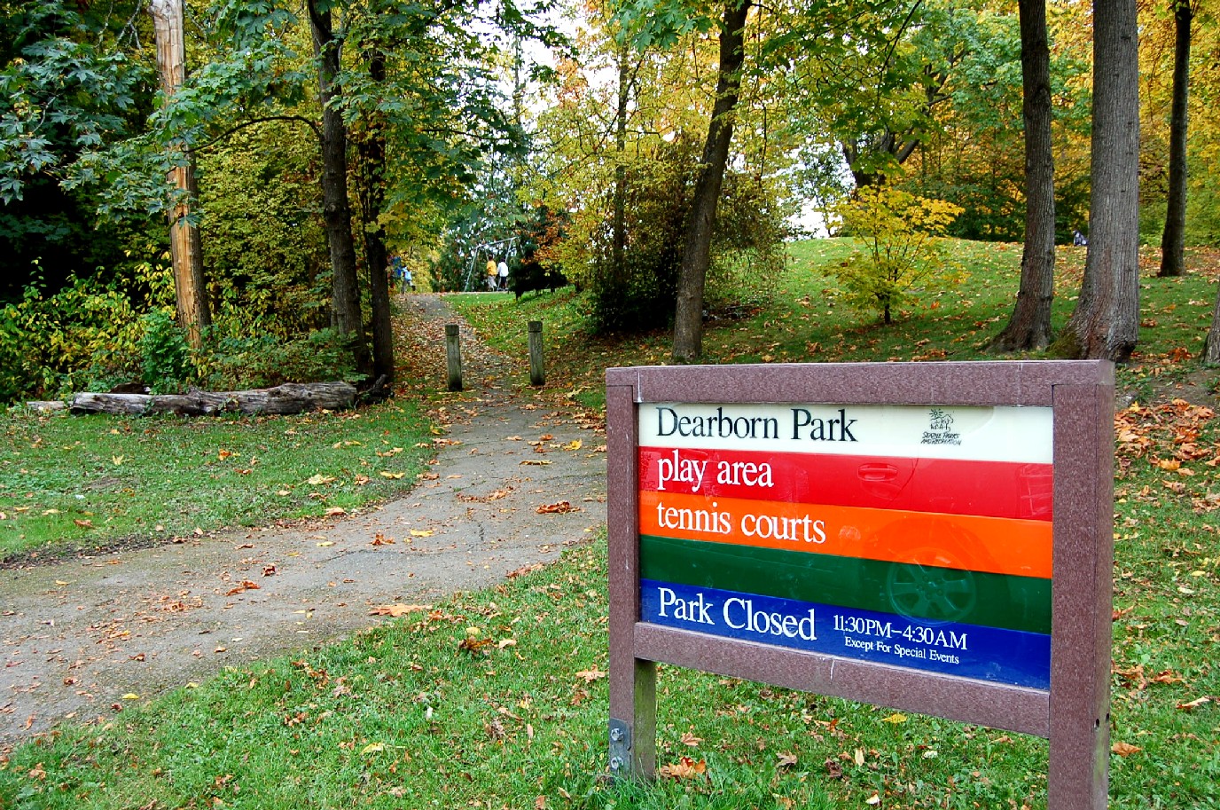 Dearborn Park park entrance