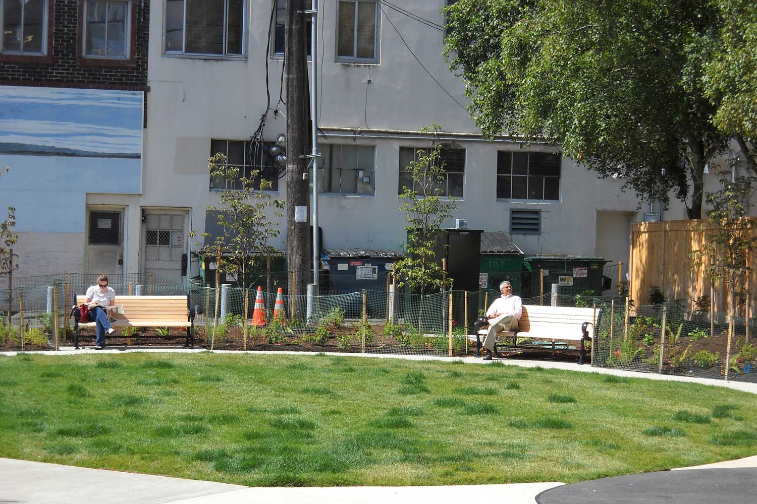 Junction Plaza lawn - photo by Laurel Mercury