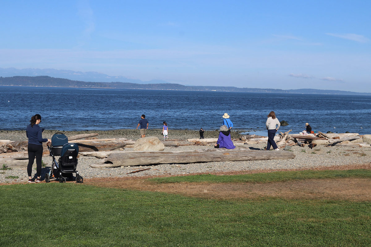 Lowman Beach Park benches - Photo by TIA International Photography