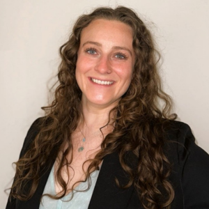 Headshot of Julia Thompson. 